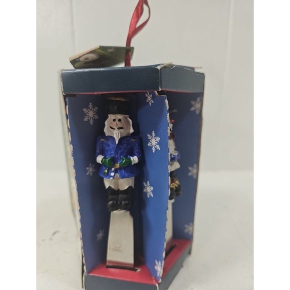 4 Xmas Cheese Spreader Knives Santa Reindeer Snowman Nutcracker Original box - Picture 3 of 7